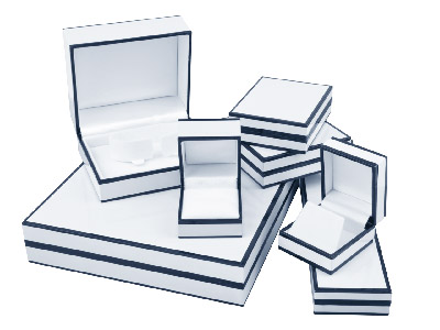 White Monochrome Bangle Box - Standard Image - 3