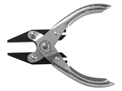 Maun Flat Nose Pliers 125mm5     Parallel Action, With Smooth Jaws