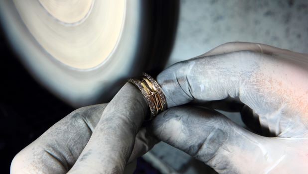 A Jeweller’s Guide To Using Polishing Compounds