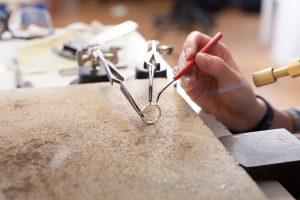 Soldering gold jewellery