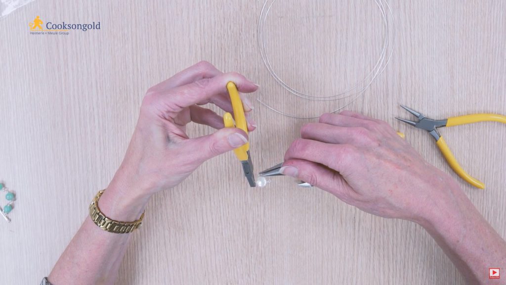 making beaded bracelets