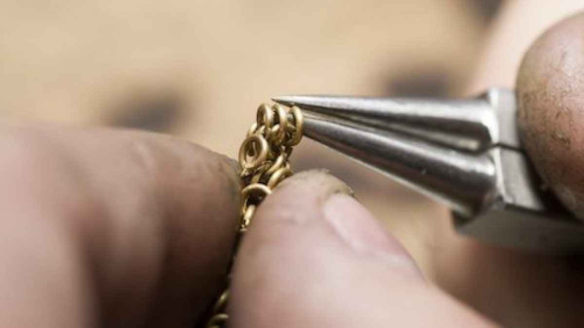 How to Fix Your Broken Gold Chain: A Step-by-step Guide