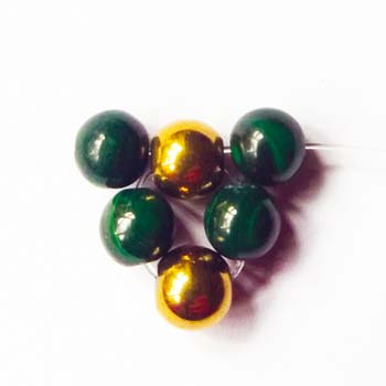 Create this festive beaded bracelet - Step 4