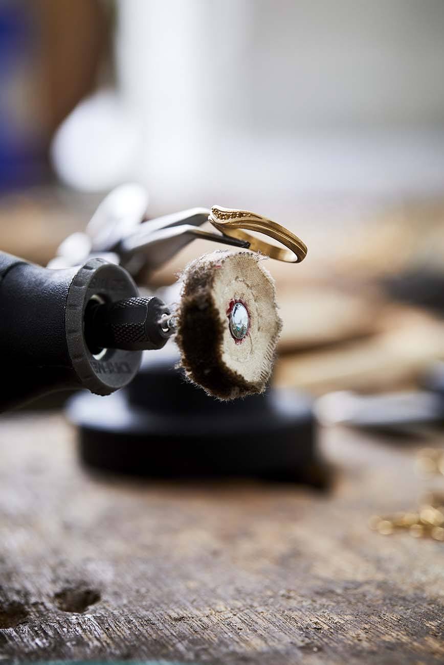 How To Use A Polishing Mop The Bench Cooksongold