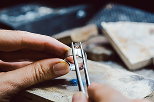 stone-setting-in-jewellery