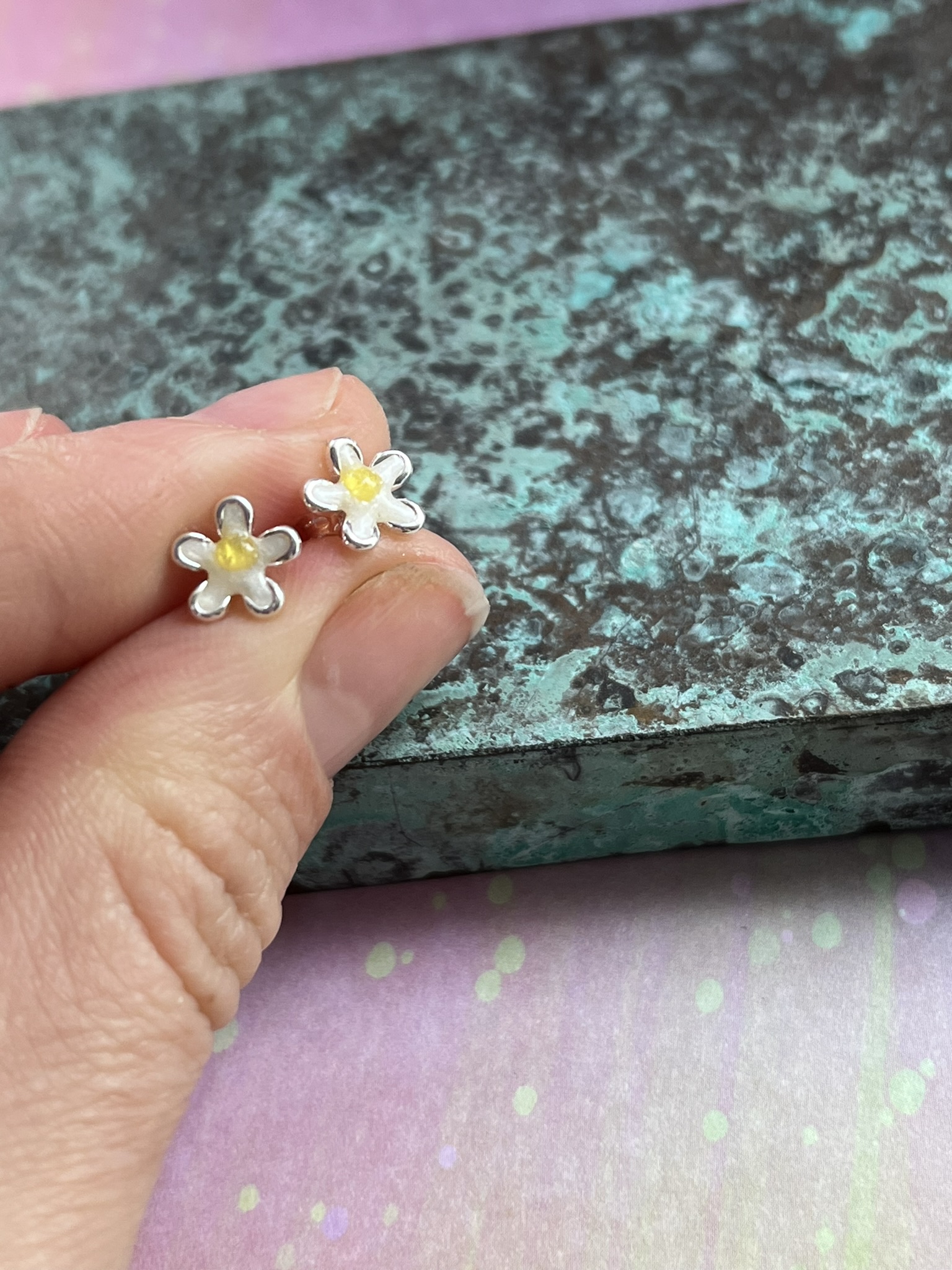 Resin Daisy Stud Earrings