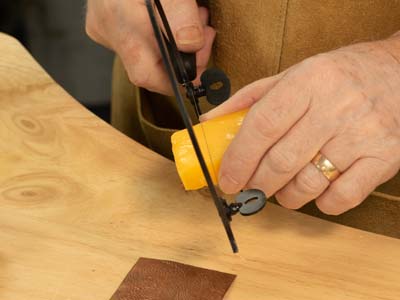 Vallorbe Glardon Saw Blades Set Of 24, Grades 2/0 And 3/0 With 1oz    Beeswax Block - Standard Image - 5