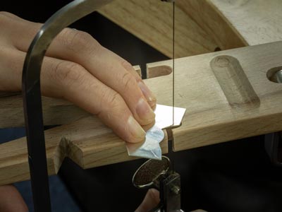Vallorbe Glardon Saw Blades Set Of 36 With Adjustable Saw Frame And   1oz Beeswax Block - Standard Image - 7