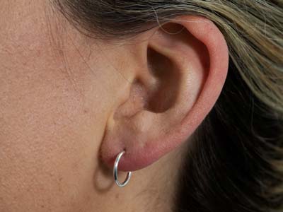 9ct White Gold 11.0mm Hinged Sleeper Hoop Earrings, Pack Of 2, 100% Recycled Gold - Standard Image - 4