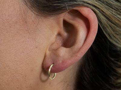 18ct Yellow Gold 11.0mm Hinged Sleeper Hoop Earrings, Pack Of 2, 100% Recycled Gold - Standard Image - 4