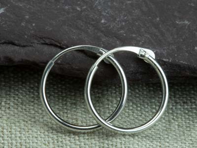18ct White Gold 11.0mm Hinged Sleeper Hoop Earrings, Pack Of 2, 100% Recycled Gold - Standard Image - 8