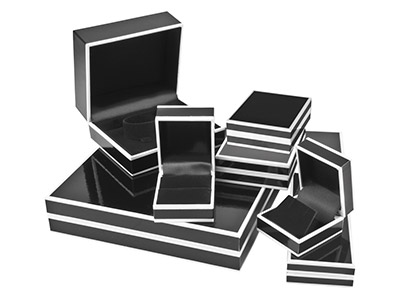 Black Monochrome Ring Box - Standard Image - 3