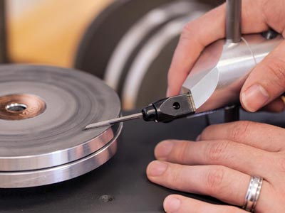 GRS® Easygraver Sharpening Fixture For Creating 105 Degree V-point    Gravers - Standard Image - 3