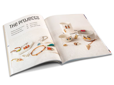 Modern Resin Jewellery: Over 50    Inspiring Easy-to-make Projects By Sara Naumann - Standard Image - 3