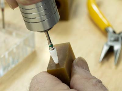 Bench Essentials By Cooksongold    Ceramic Burr Cone, Coarse Grit     Green, 6mm - Standard Image - 3