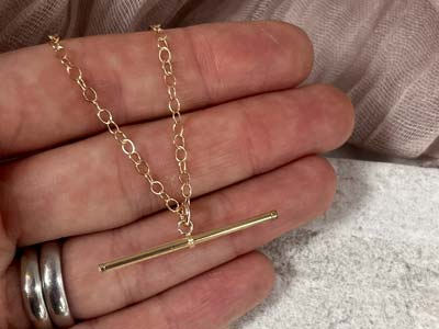 9ct Yellow Gold T-bar 37mm X 1.8mm - Standard Image - 3