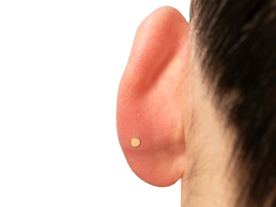 9ct Yellow Gold Circle Labret Tube 3mm - Standard Image - 4