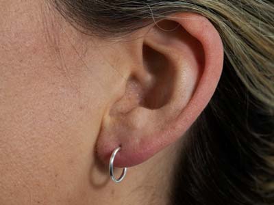 18ct White Gold 11mm Hinged Sleeper Hoop Earring, 100% Recycled Gold - Standard Image - 4