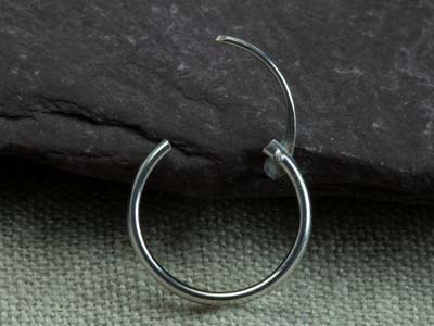 18ct White Gold 11mm Hinged Sleeper Hoop Earring, 100% Recycled Gold - Standard Image - 9