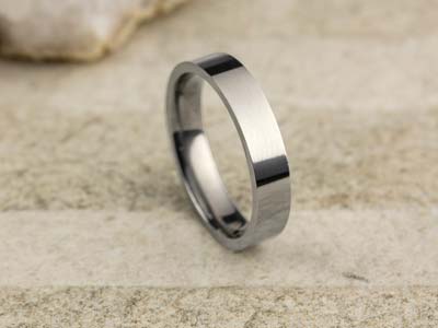 Titanium Flat Court Easy Fit Polished Wedding Ring 4.0mm, Size O, 1.6mm Wall - Standard Image - 2