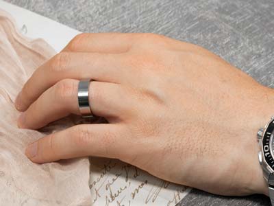 Titanium Flat Court Easy Fit Polished Wedding Ring 4.0mm, Size R, 1.6mm Wall - Standard Image - 4