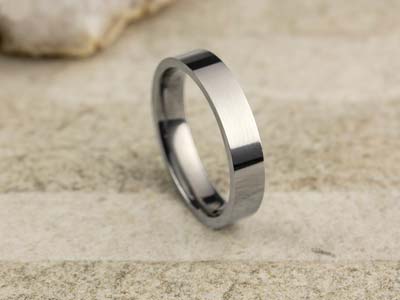 Titanium Flat Court Easy Fit Polished Wedding Ring 4.0mm, Size Y, 1.6mm Wall - Standard Image - 2