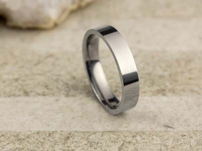 Titanium Flat Court Easy Fit Polished Wedding Ring 4.0mm, Size Z, 1.6mm Wall - Standard Image - 2