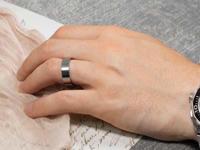 Titanium Flat Court Easy Fit Polished Wedding Ring 5.0mm, Size R, 1.8mm Wall - Standard Image - 4