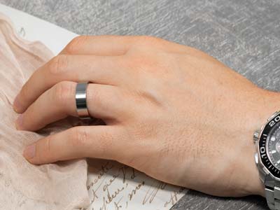 Titanium Flat Court Easy Fit Polished Wedding Ring 5.0mm, Size W, 1.8mm Wall - Standard Image - 4