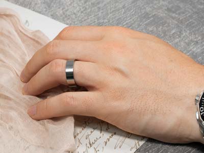 Titanium Flat Court Easy Fit Polished Wedding Ring 5.0mm, Size Y, 1.8mm Wall - Standard Image - 4