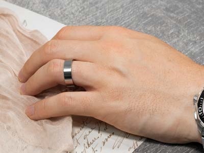 Titanium Flat Court Easy Fit Polished Wedding Ring 6.0mm, Size W, 1.8mm Wall - Standard Image - 4