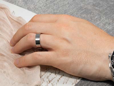 Titanium Flat Court Easy Fit Polished Wedding Ring 8.0mm, Size Q, 2.0mm Wall - Standard Image - 4