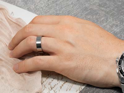 Titanium Flat Court Easy Fit Polished Wedding Ring 8.0mm, Size W, 2.0mm Wall - Standard Image - 4