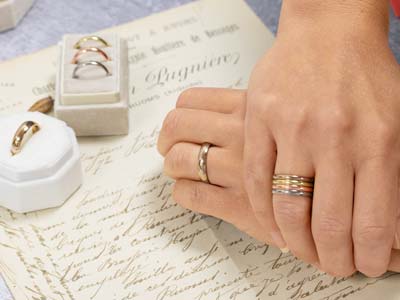 18ct Hazelnut Gold Court Wedding Ring 2.0mm, Size P, 2.5g Medium Weight, Hallmarked, Wall Thickness 1.46mm, 100% Recycled Gold - Standard Image - 4