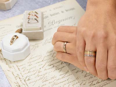 18ct Hazelnut Gold Court Wedding Ring 4.0mm, Size J, 6.0g Medium Weight, Hallmarked, Wall Thickness 2.03mm, 100% Recycled Gold - Standard Image - 4