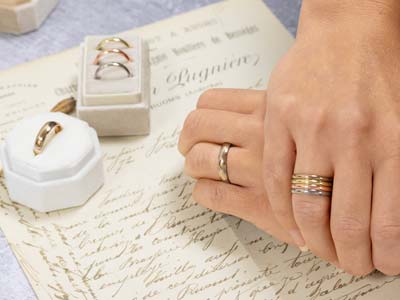 18ct Hazelnut Gold Court Wedding Ring 5.0mm, Size J, 7.1g Medium Weight, Hallmarked, Wall Thickness 2.00mm, 100% Recycled Gold - Standard Image - 4