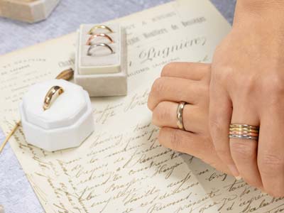 18ct Hazelnut Gold Court Wedding Ring 6.0mm, Size R, 10.5g Medium Weight, Hallmarked, Wall Thickness 2.13mm, 100% Recycled Gold - Standard Image - 4