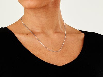 9ct White Gold 1.4mm Diamond Cut   Curb Chain 18