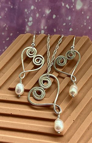 Swirly Hearts And Pearls Jewellery Set